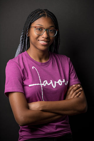 Favor T-Shirt Plum & White